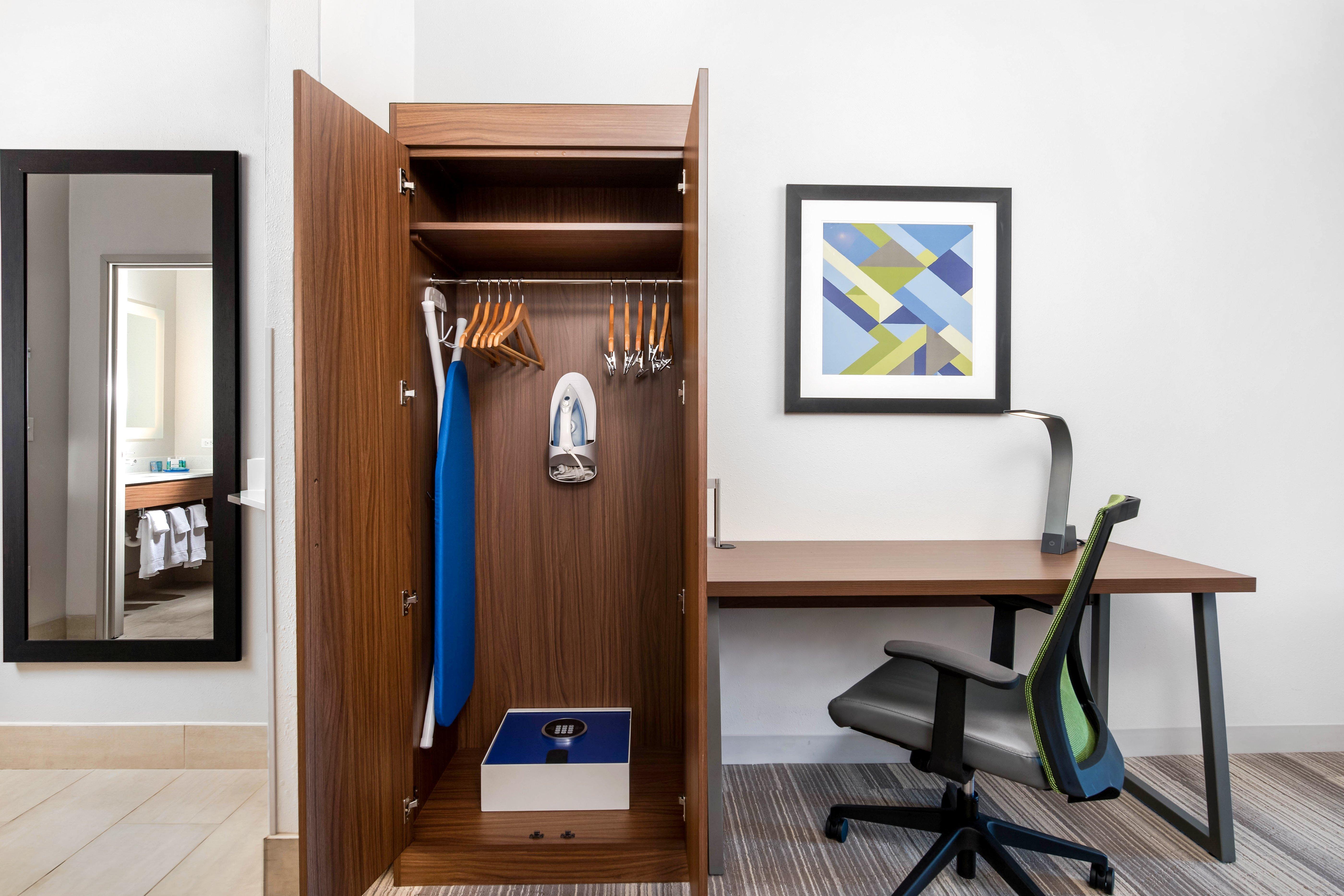Holiday Inn Express Hotel And Suites Conroe By Ihg Exteriör bild